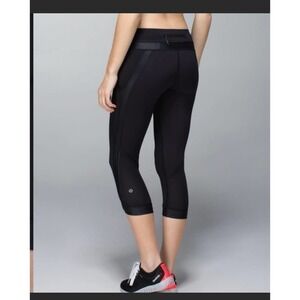 Lululemon chase me crop II women’s size 4 black